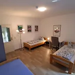 Riesen Stadtwohnung 5xschlafzimmer 2xbad Und Balkon アパート