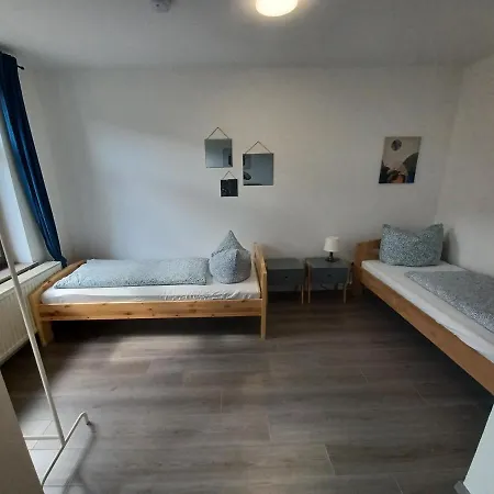 Grosse Stadtwohnung Mit Balkon *