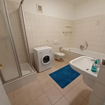 Appartement Grosse Stadtwohnung Mit Balkon *