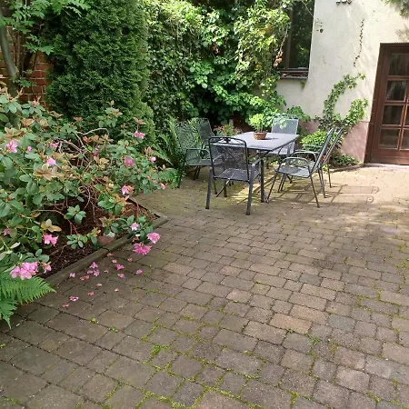 Grosse Stadtwohnung Mit Balkon דירה צוויקאו