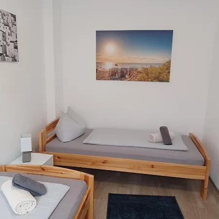 Grosse Stadtwohnung Mit Balkon *