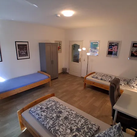 Riesen Stadtwohnung 5xschlafzimmer 2xbad Und Balkon Zwickau