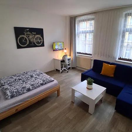 Grosse Stadtwohnung Mit Balkon Zwickau