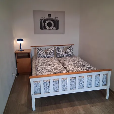 Grosse Stadtwohnung Mit Balkon דירה *