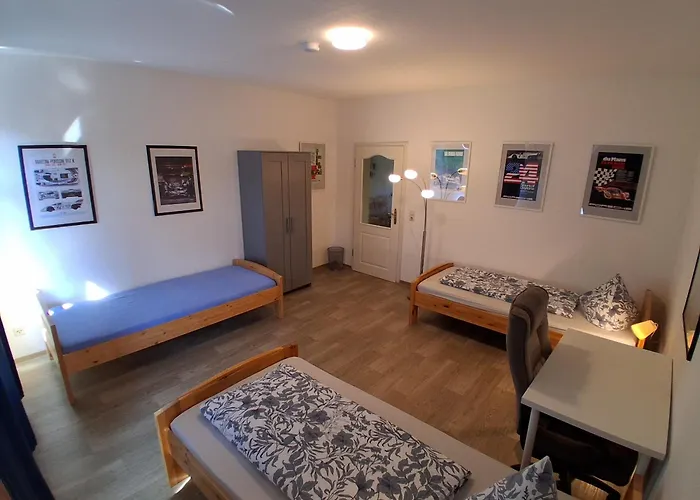 Riesen Stadtwohnung 5Xschlafzimmer 2Xbad Und Balkon Zwickau